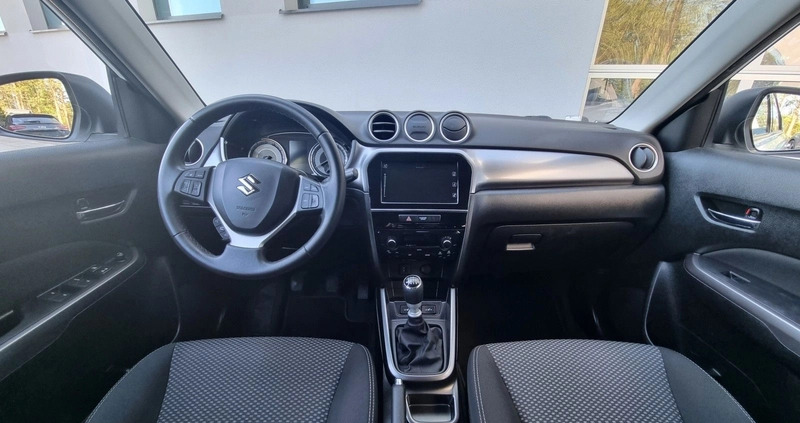 Suzuki Vitara cena 68900 przebieg: 116296, rok produkcji 2018 z Gdynia małe 596